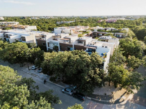 Beautiful 3 BDR, 3 BA Modern Condo MINUTES From Beach
